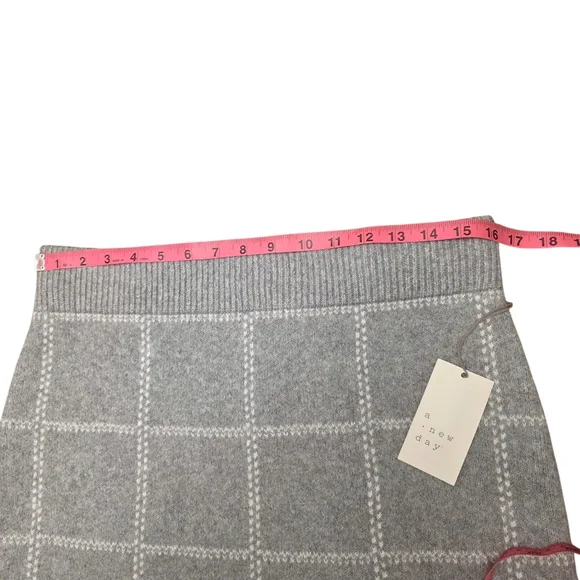 A New Day Gray Sweater Skirt Size L - Picture 6 of 10